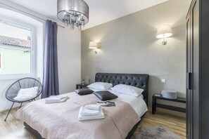 Exclusive Apartment (3) | Strykejern/-brett, wi-fi (inkludert) og sengetøy