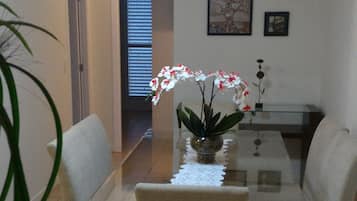 Apartemen, 2 kamar tidur, dapur | Makan di kamar