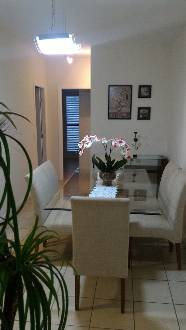 Apartment, 2 Bedrooms, Kitchen | In-room dining