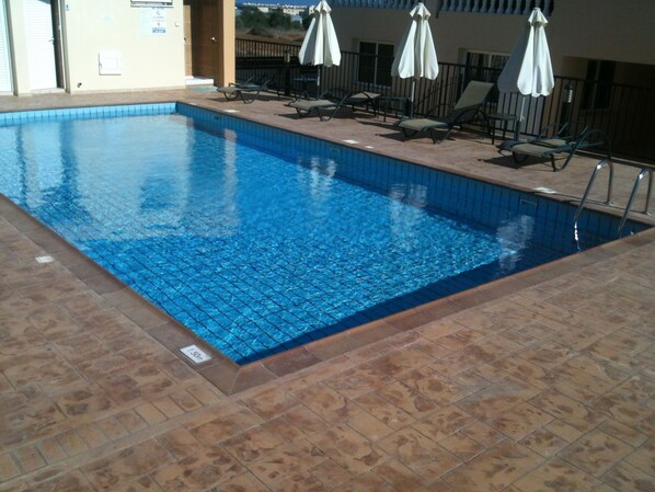 2 outdoor pools, pool umbrellas, pool loungers - Theano (Paralimni)