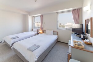Premium bedding, iron/ironing board, free WiFi, bed sheets