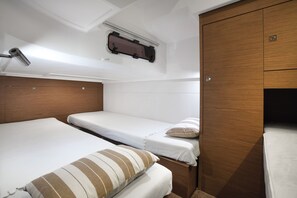 Yacht (2 Cabins)  | Minibar, desk - Vietyacht Marina Club - Halong Bay Cruise (Ha Long)