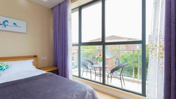 Desk, blackout drapes, soundproofing, free WiFi