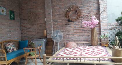 Nam Thi Holiday Home