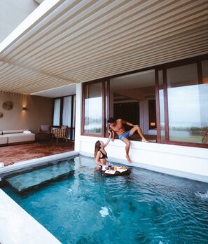 Suite de lujo, 1 cama de matrimonio grande, piscina privada, vistas al mar | Vistas desde la habitación