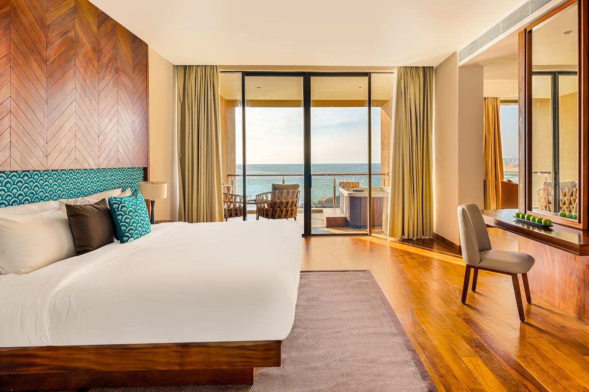 Ropa de cama de alta calidad y minibar