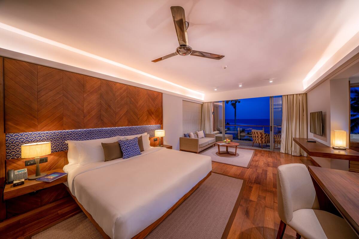 Superior Double Room, 1 King Bed, Ocean View, Beachfront | Premium bedding, minibar, in-room safe, desk