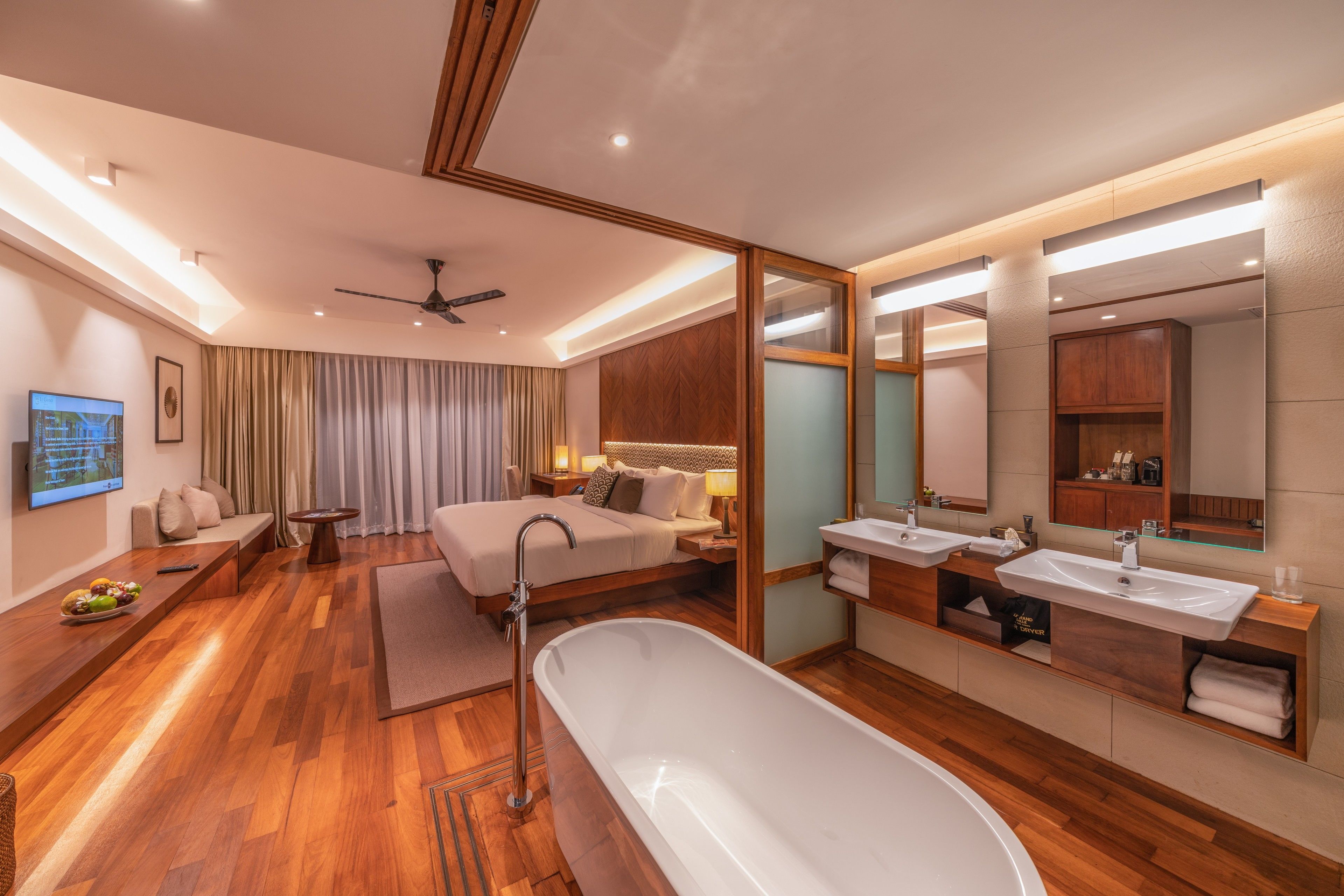 premium bedding, minibar, in-room safe, desk