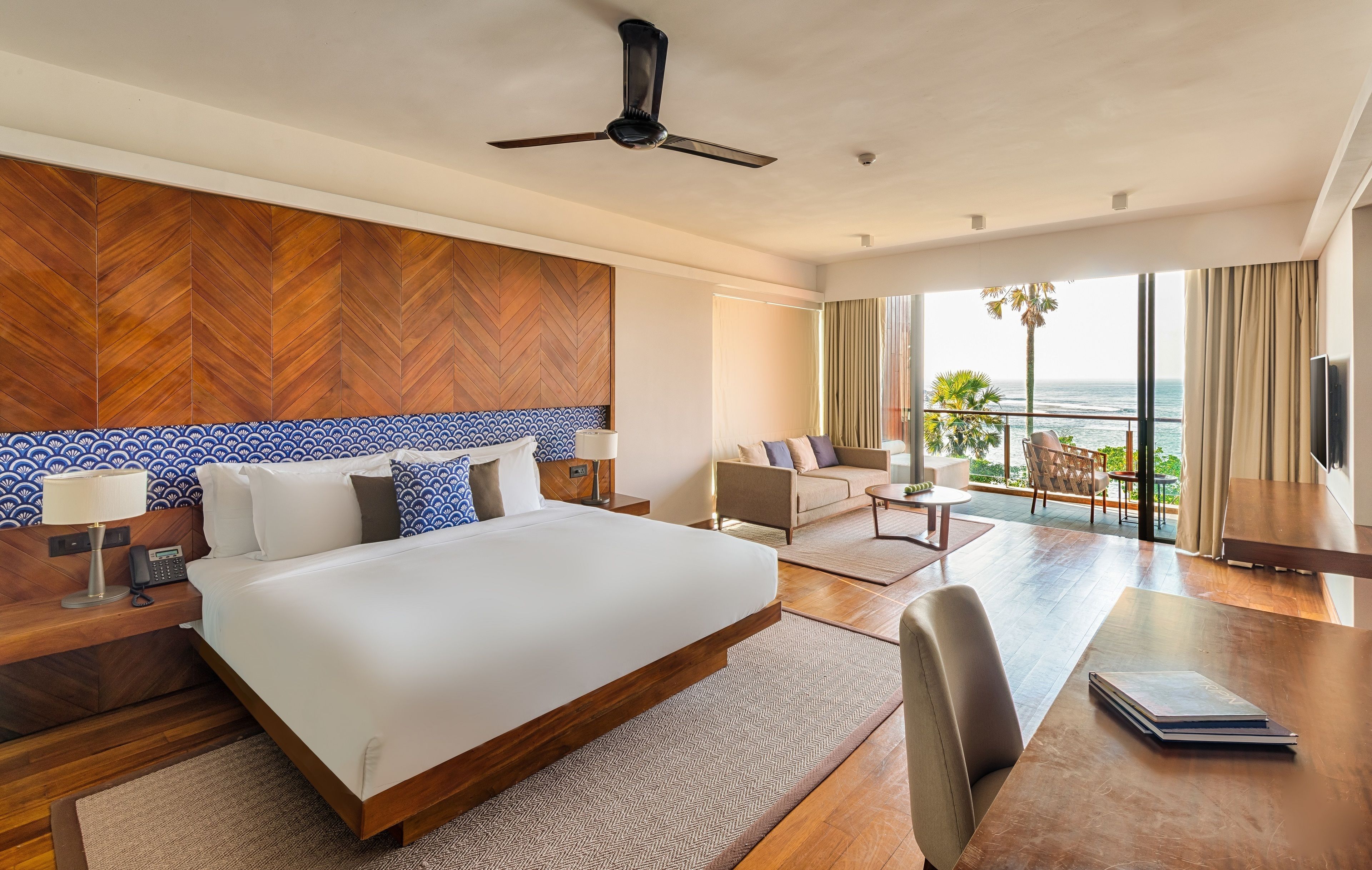 スーペリア ダブルルーム キングベッド 1 台 オーシャンビュー ビーチフロント | 高級寝具、ミニバー、セーフティボックス (室内)、デスク