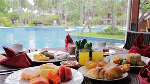 Breakfast buffet - Mangsit Suites by Holiday Resort Lombok (Senggigi)