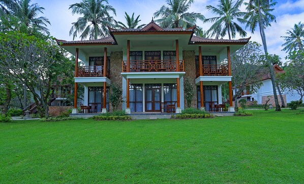 Garden view - Mangsit Suites by Holiday Resort Lombok (Senggigi)