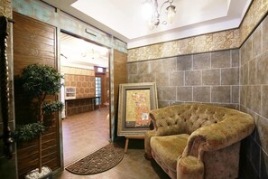 Sala de estar en el lobby