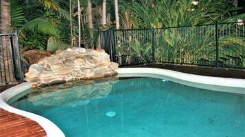 Kolam renang outdoor