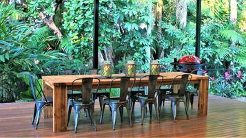 Tempat makan outdoor