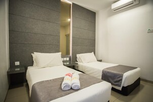 1 habitación, escritorio y sistema de insonorización 