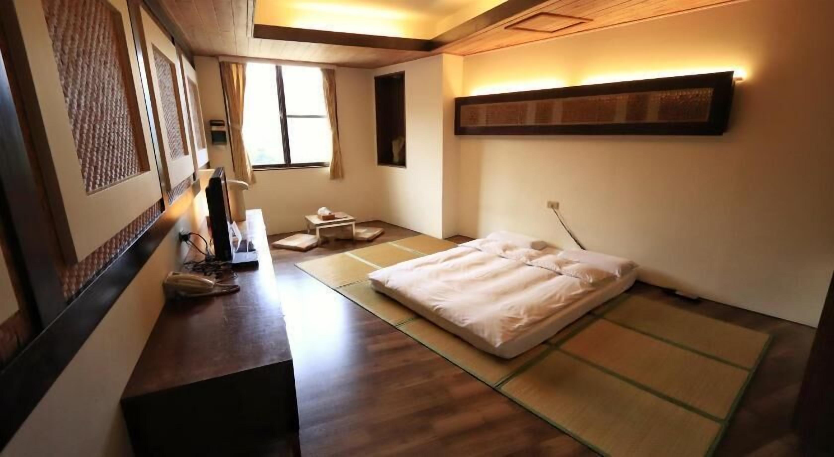 1 habitación, cortinas blackout, wifi gratis y ropa de cama 
