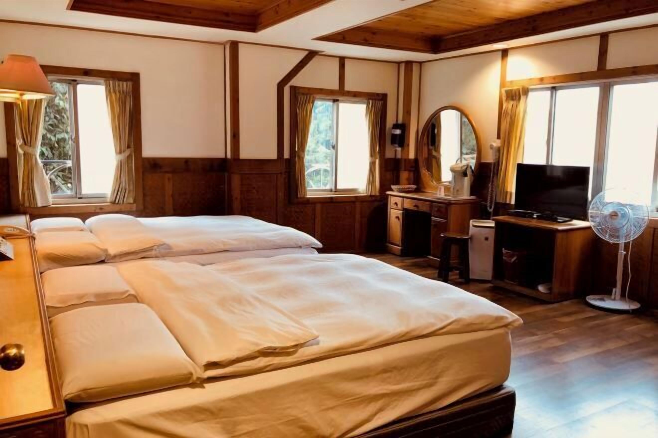 1 bedroom, blackout drapes, free WiFi, bed sheets