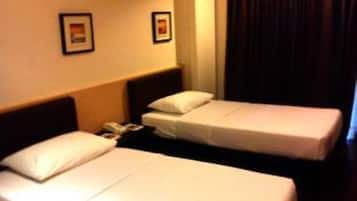 Desk, blackout drapes, free WiFi, bed sheets