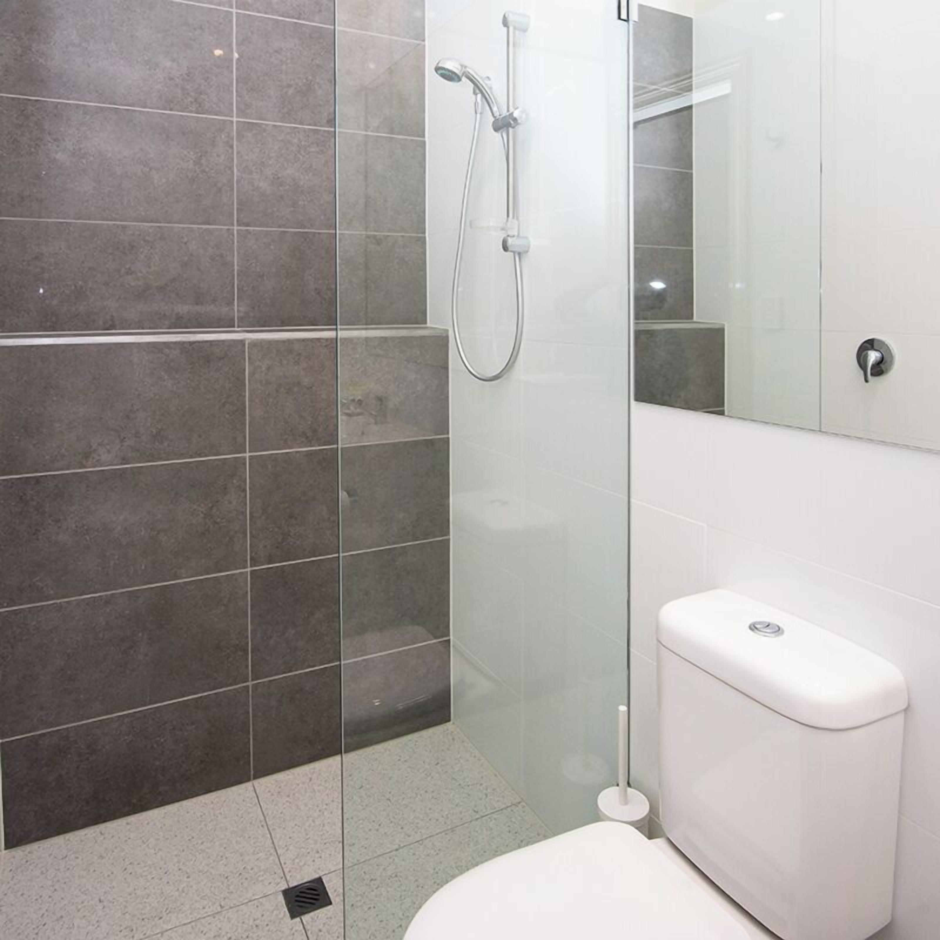 standard room, multiple beds, ensuite | bathroom | free toiletries, hair dryer, towels, soap