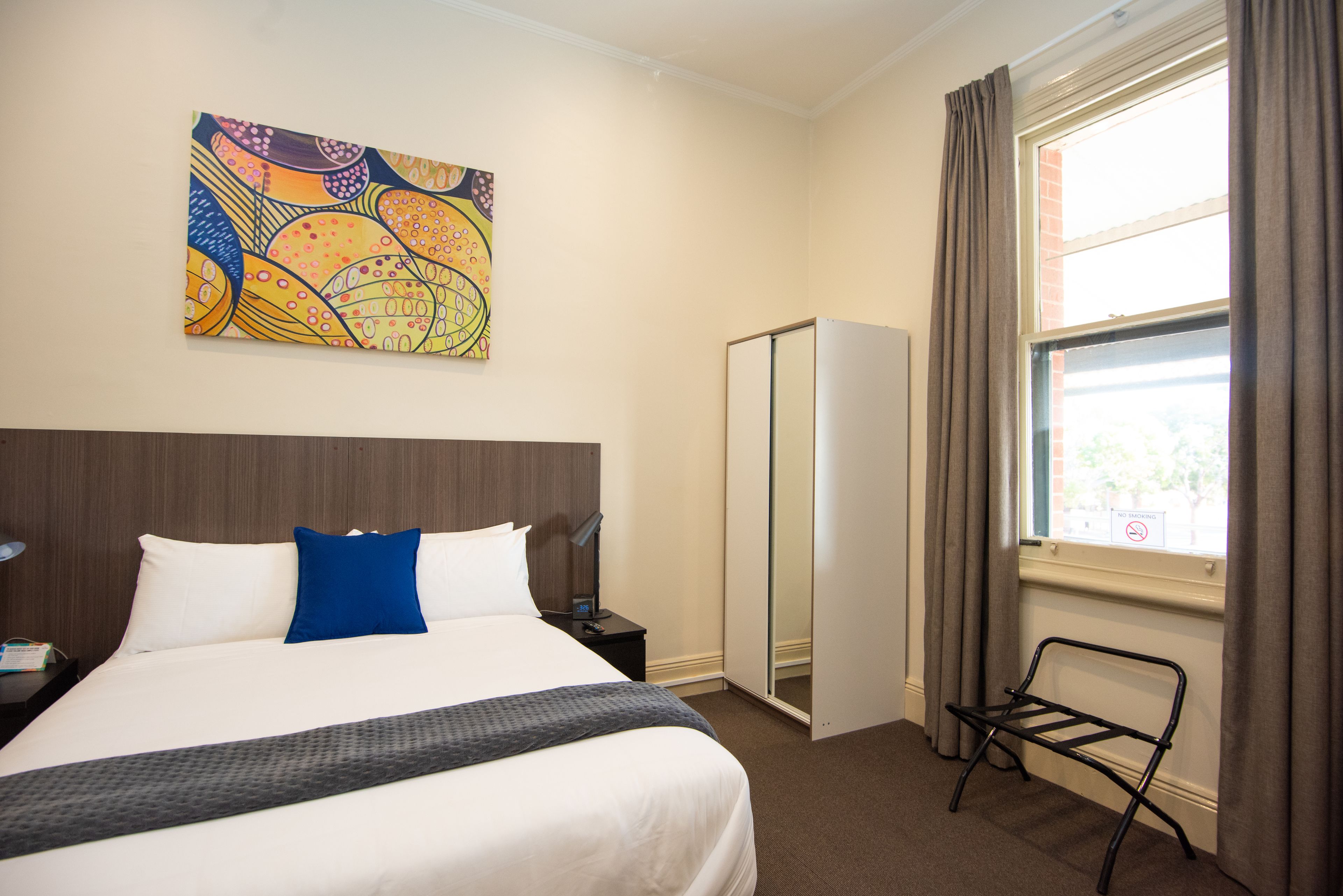 standard room, ensuite | premium bedding, blackout curtains, free wifi, bed sheets