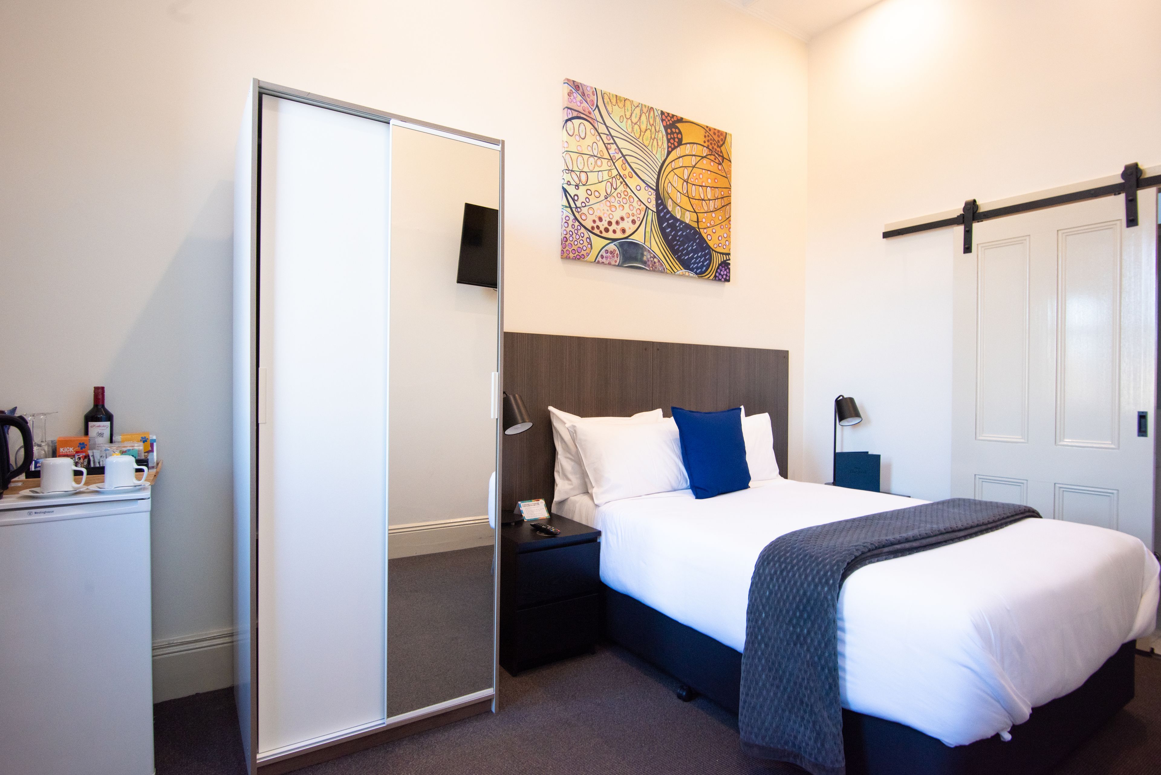 standard room, ensuite | premium bedding, blackout curtains, free wifi, bed sheets