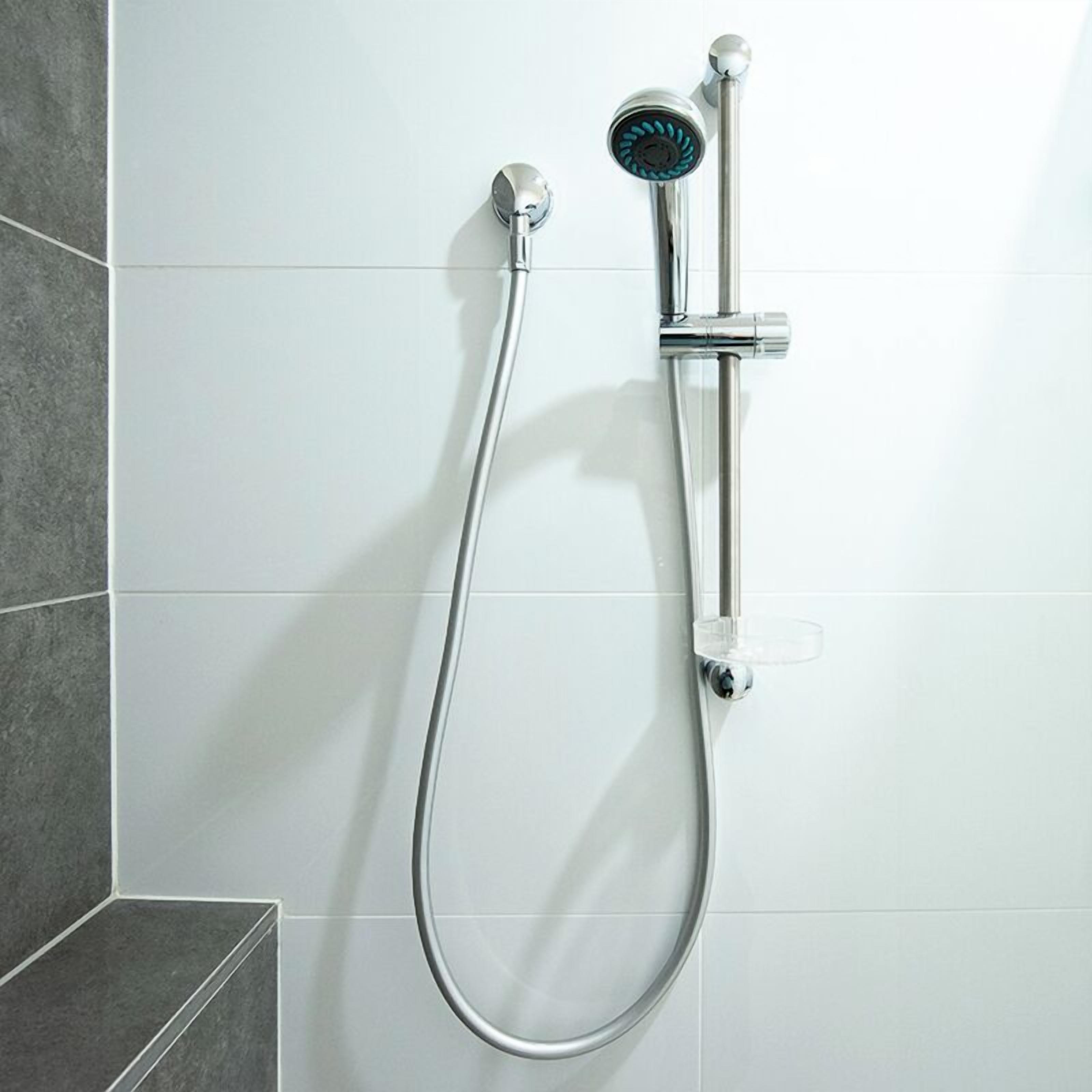 basic room, 1 single bed, shared bathroom | bathroom | free toiletries, hair dryer, towels, soap