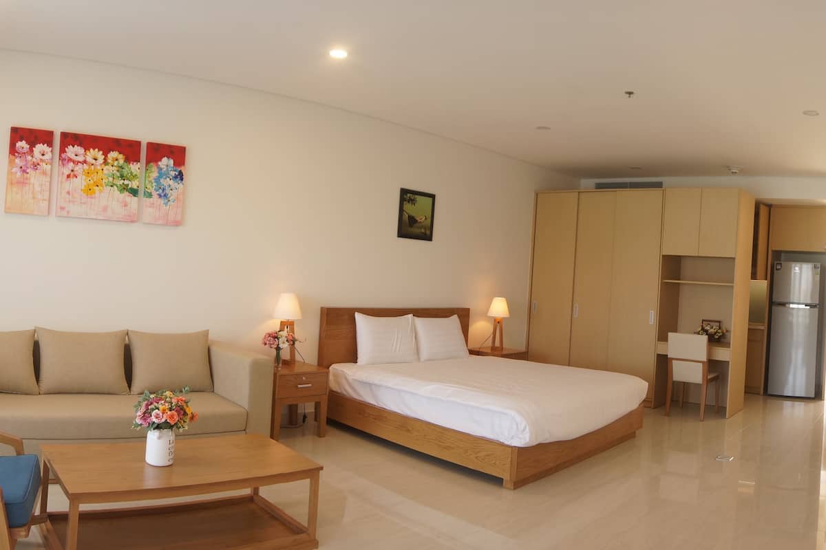 Ocean Studio | Minibar, desk, iron/ironing board, free WiFi