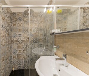 Shower, rainfall showerhead - La Casa di Ulisse (Naples)