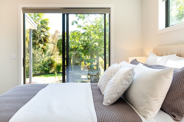 Premium Cottage, 2 Bedrooms, Non Smoking, Kitchen (Kowhai) | View from room