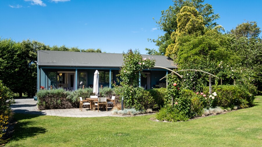 Lawn Cottages