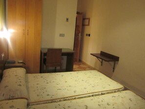 Desk, free cots/infant beds, free WiFi