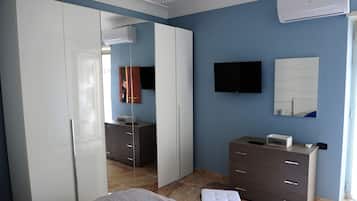 Apartment, 2 Schlafzimmer | 1 Schlafzimmer, Schreibtisch, schallisolierte Zimmer