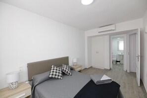 四人房 | 办公桌、遮光窗帘、隔音、熨斗/熨衣板