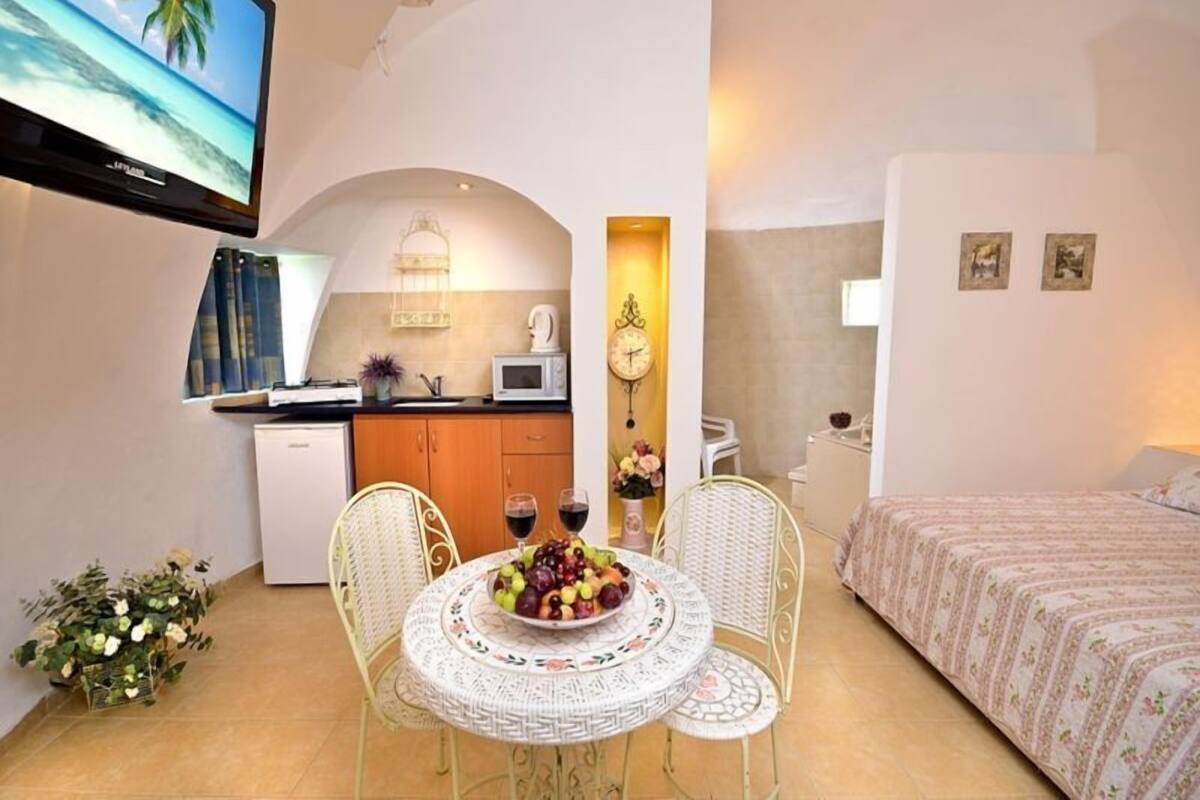 1 bedroom, desk, cots/infant beds, free WiFi