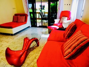 Starbay Samui 2 Bed Deluxe #15 | 거실 공간 | 평면 TV