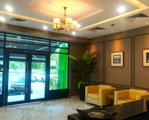 Lobby sitting area - The Loft Plaza Hotel (Kajang)