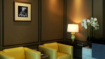 Sala de estar en el lobby