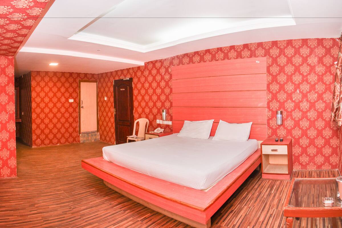 Premium bedding, rollaway beds, free WiFi