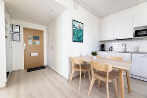 In-room dining - Hiisi Homes Riihimäki (Riihimaki)