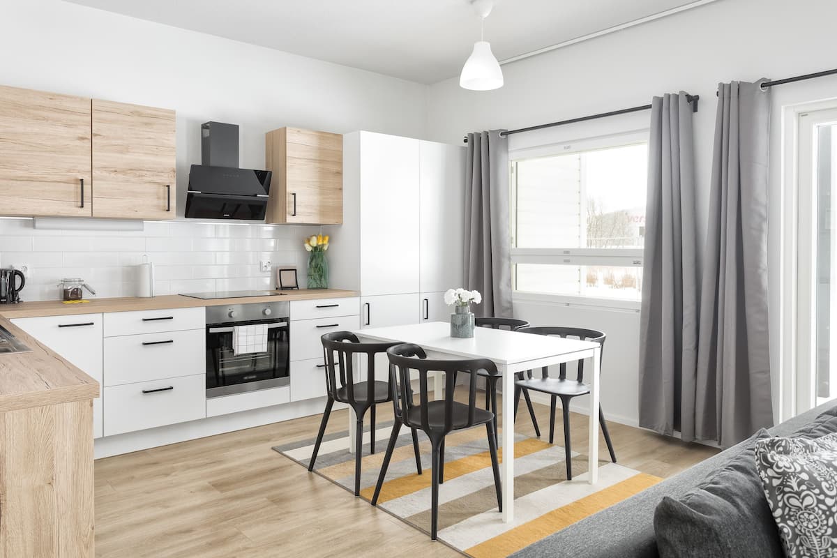 Standard Apartment, 2 Bedrooms, Sauna | Private kitchenette | Fridge, microwave, oven, stovetop