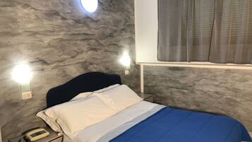 Doppelzimmer | Bügeleisen/Bügelbrett, Babybetten, kostenloses WLAN, Bettwäsche