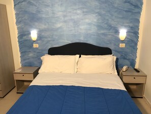 熨斗/熨板、婴儿床、免费 WiFi、床单