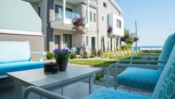 Superior Room, Garden View | In-room safe, desk, blackout curtains, soundproofing