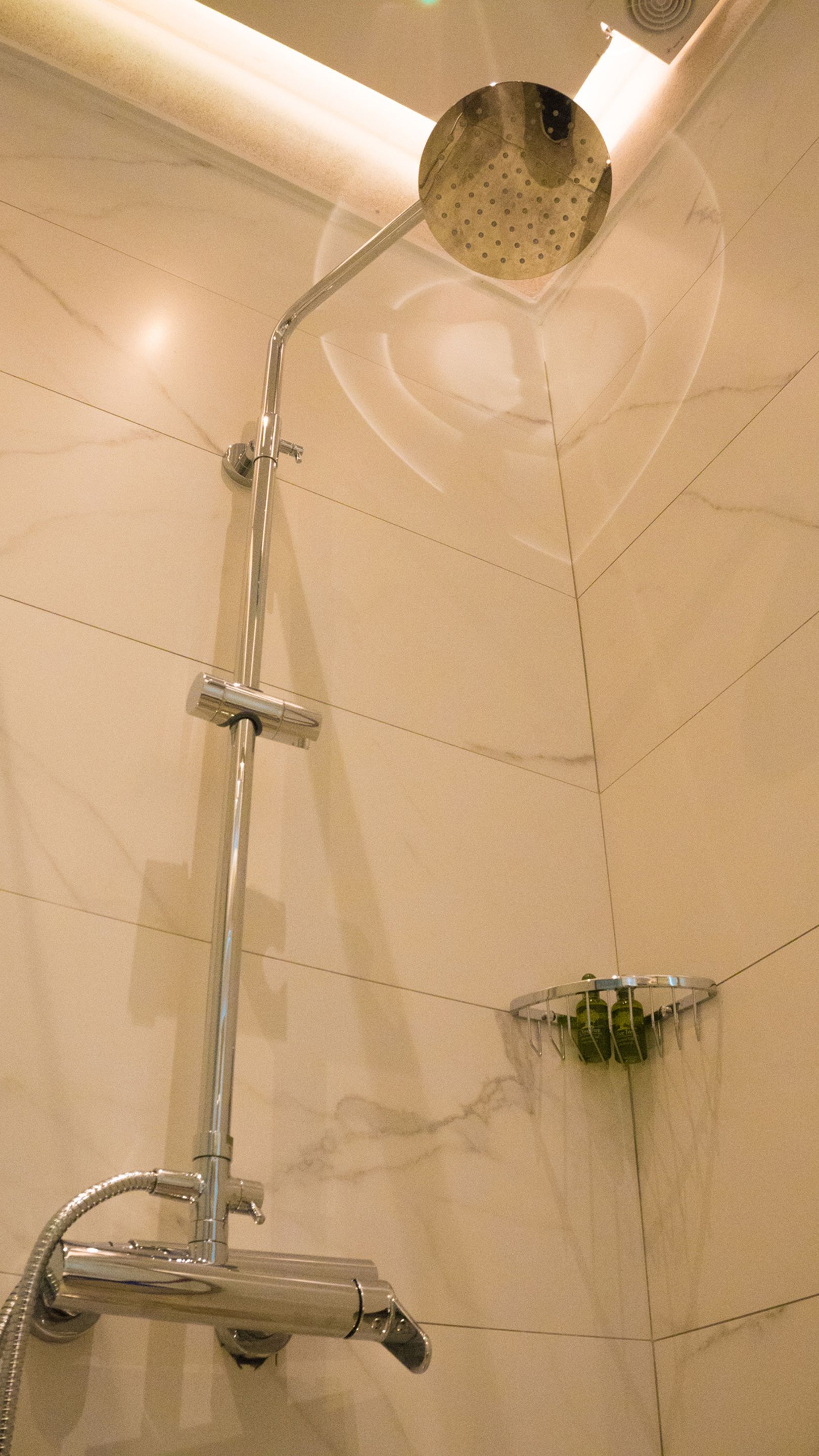 Dusche im Bad
