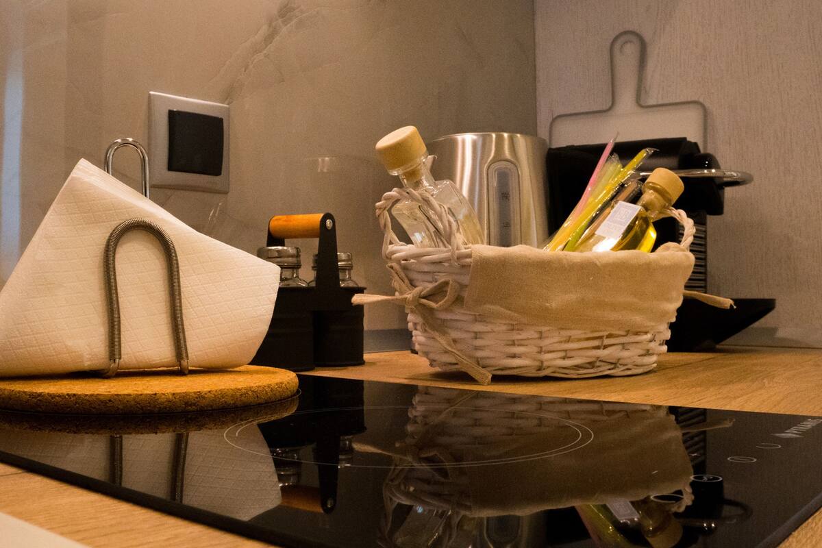 standard double room | in-room safe, desk, blackout curtains, soundproofing