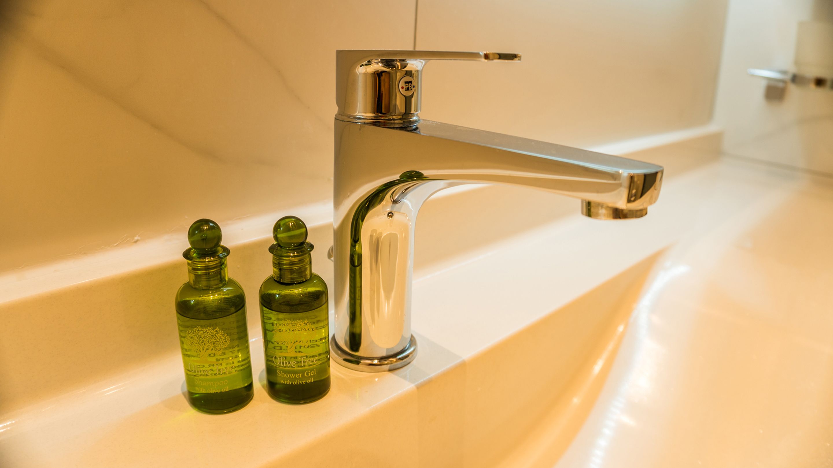 Bathroom sink