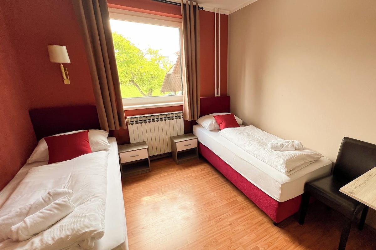 Habitación Confort, 2 habitaciones | Escritorio, espacio para trabajar con laptop y wifi gratis