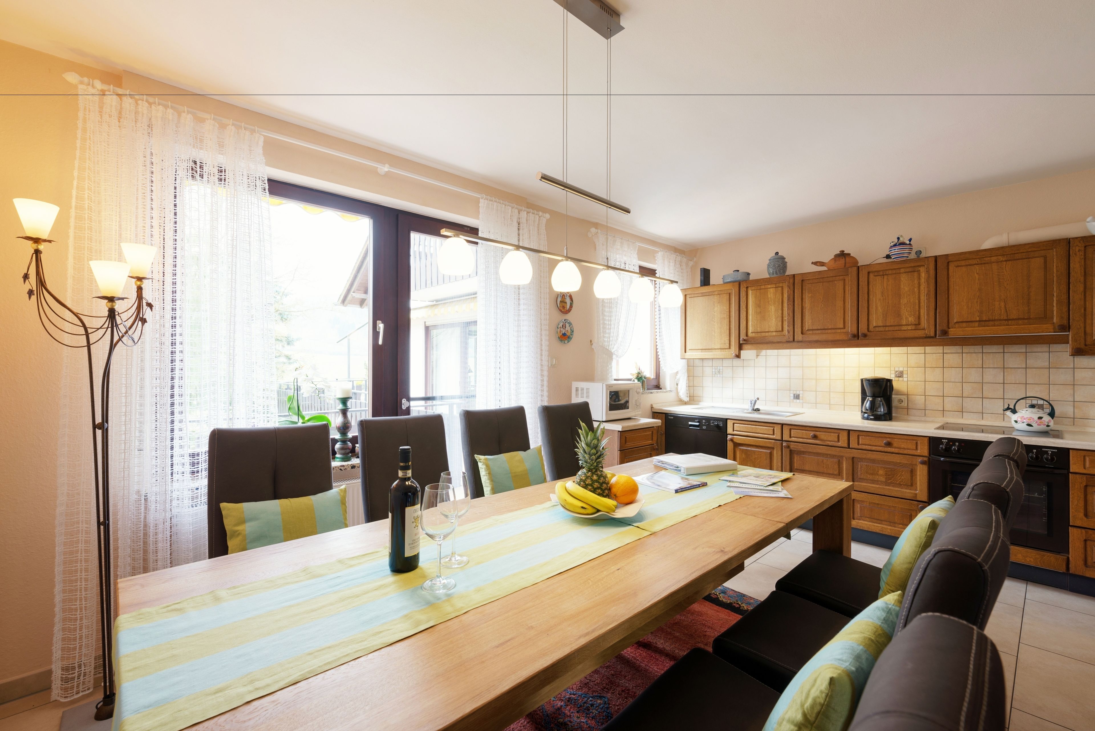 House, 4 Bedrooms | Private kitchen | Full-sized fridge, microwave, oven, stovetop