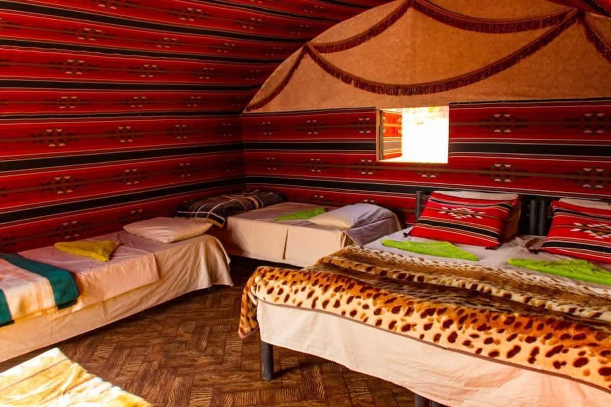 Tent, Multiple Beds (12 Twin Beds)