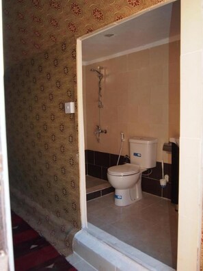 Douche, articles de toilette gratuits